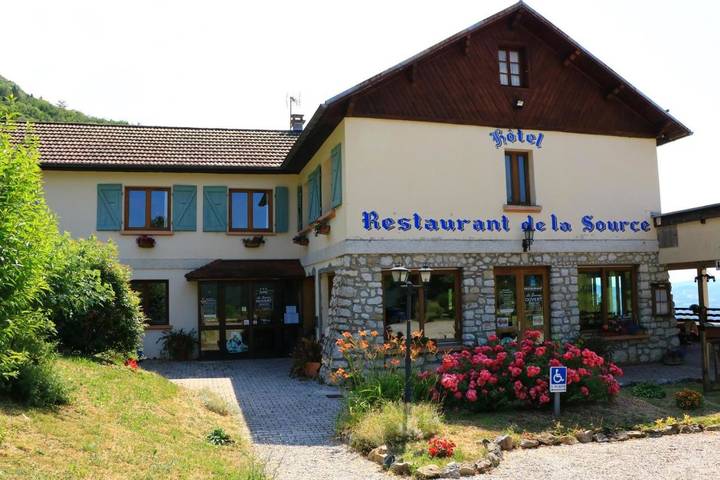 Hôtel pour 2 personnes, avec vue et jardin à Saint-Jean-de-Chevelu