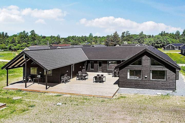 Ferienhaus für 20 Personen, mit Whirlpool und Terrasse sowie Sauna und Pool, mit Haustier an der Kattegat Küste