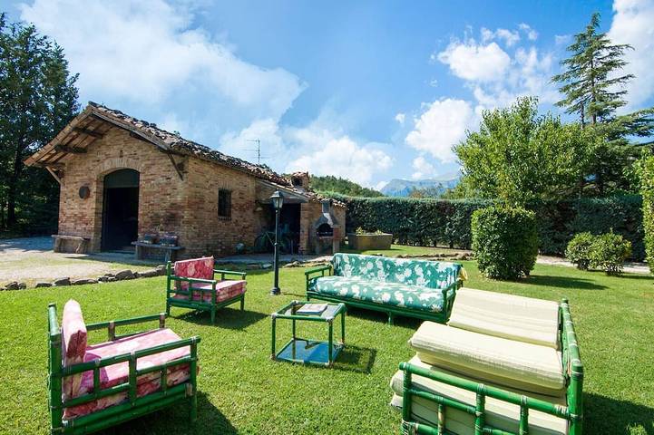 Ferienhaus für 19 Personen, mit Pool und Balkon sowie Garten - 1