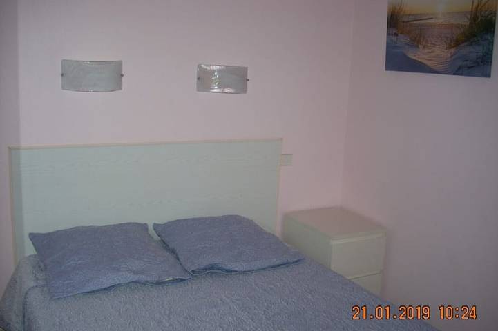 Gîte pour 4 personnes, avec Terrasse ainsi que Jardin et Piscine dans Plage La Badine - 2