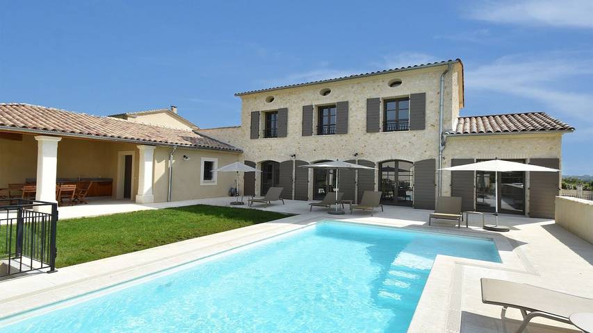 Villa pour 8 personnes, avec jardin ainsi que terrasse et piscine - 1