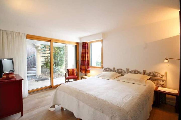 4-star house with patio and garden in Arradon, Côte des Mégalithes