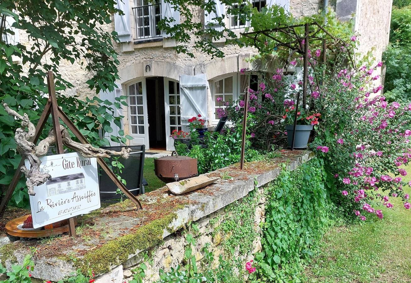 Gîte rural « La Rivière Assoiffée » con terraza, jardín y Wi-Fi in Florimont-Gaumier, Périgord Noir