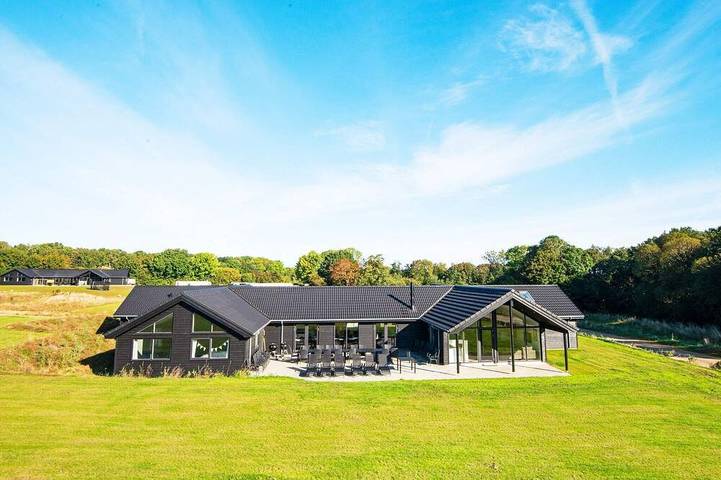 Ferienhaus für 30 Personen, mit Sauna und Terrasse in Mommark