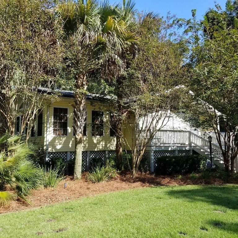 Quiet beach cottage with unique local attractions nearby in Fort Fremont, Beaufort County