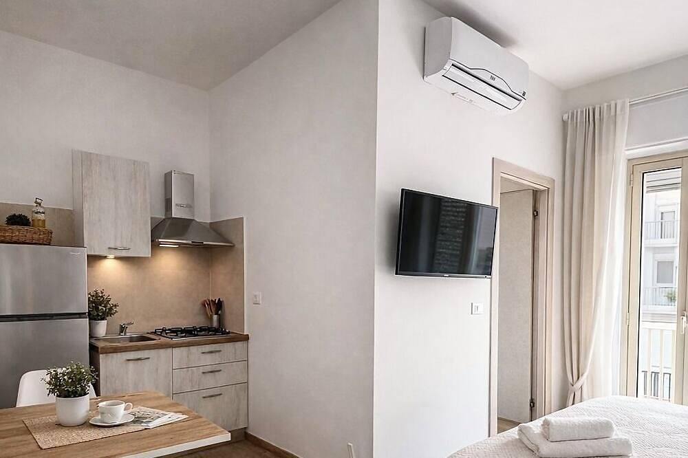 Entire apartment, Studio apartment with kitchenette in the center and near the sea in Peschici, Peschici region