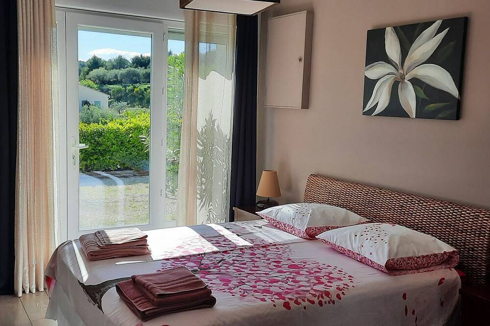 Panoramic view Quiet private pool in Rasteau, Vaucluse