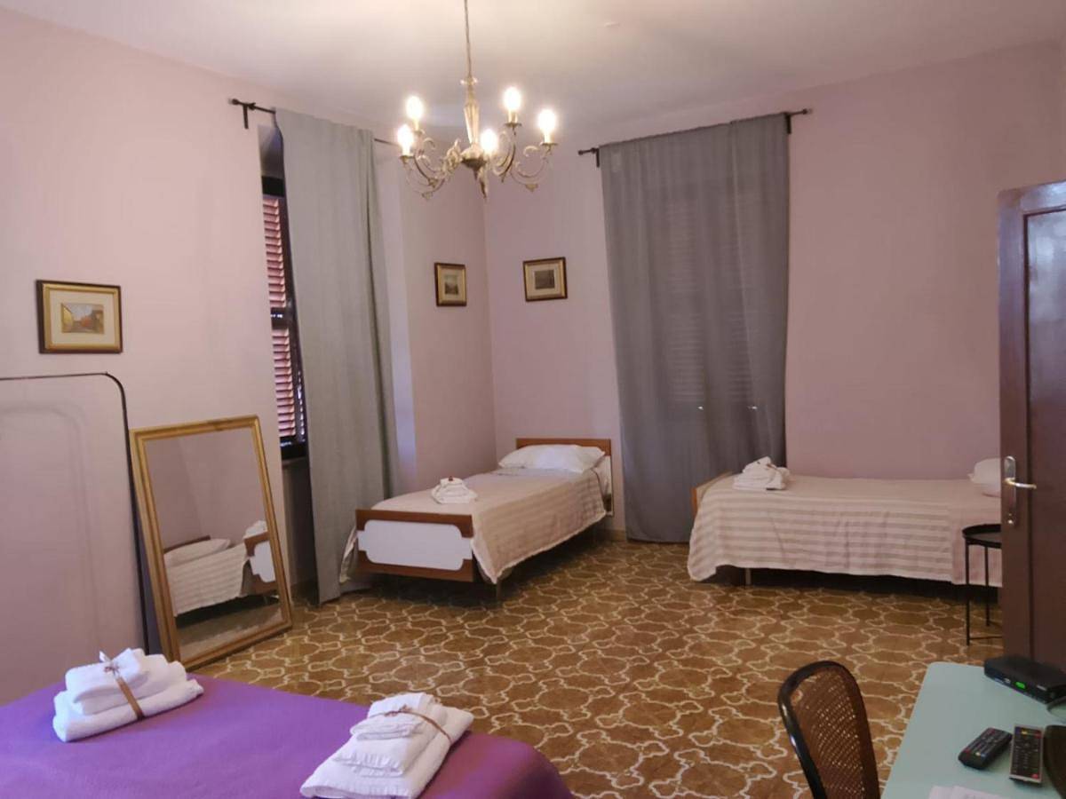 Double Room with Shared Bathroom in Fiuggi, Province de Frosinone