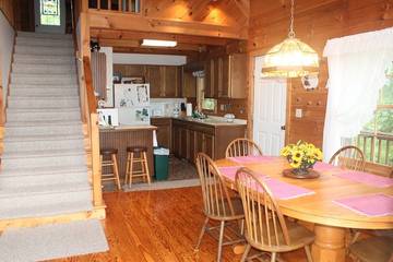 Barn for 12 Guests in Blue Ridge Mountains, North Carolina, Picture 1