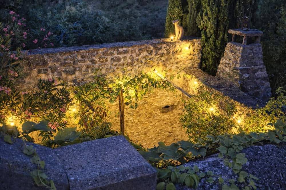 Entire apartment, Le Mas d'Eylieux - Breathtaking view in Ardèche - Gîte Saint Montan in Saint-Montan, Privas
