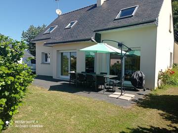 Gîte pour 9 personnes, avec terrasse dans Plage Kerleven