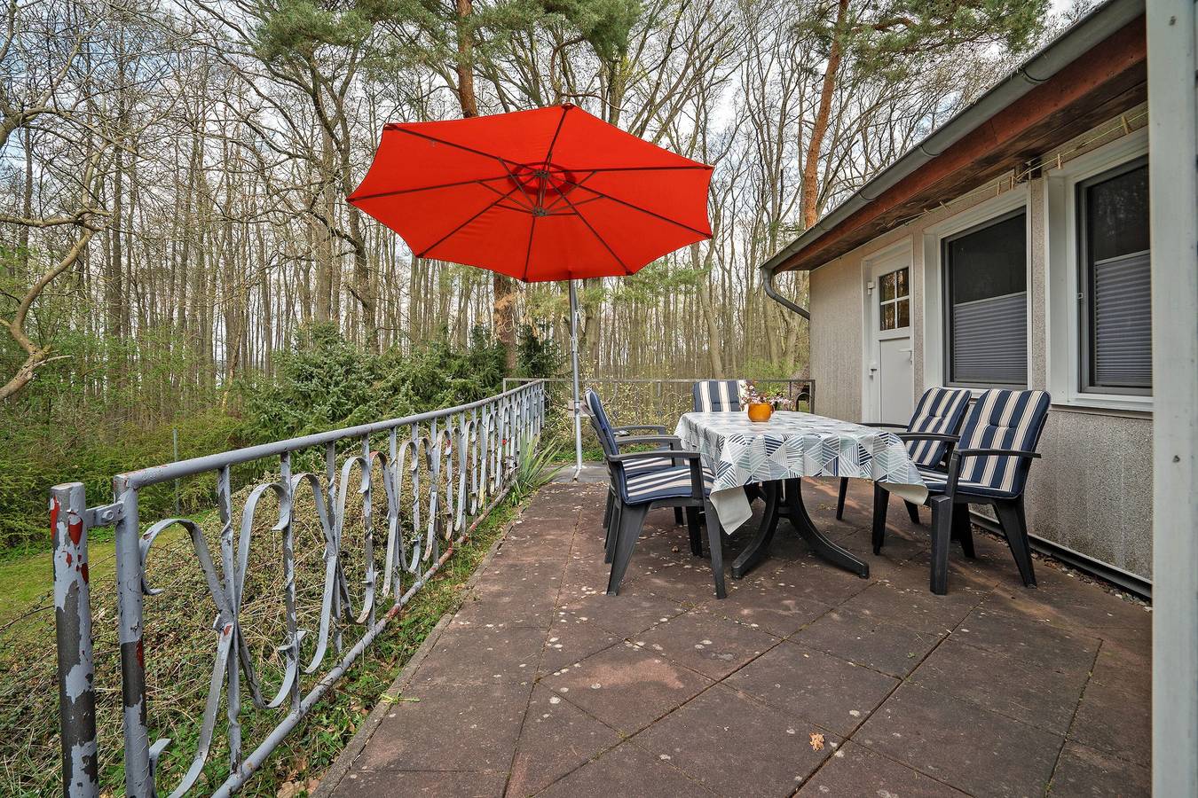 Casa de vacaciones 'Baumfuchs' con vistas al lago, terraza privada y Wi-Fi in Wesenberg, Mecklenburg-Strelitz