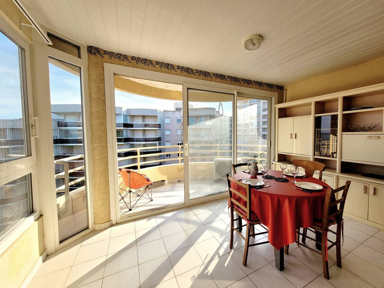 Entire apartment, Canet-en-Roussillon T3 - 4 ppl, A/C, Wifi, Parking, Loggia, 3 stars in Canet-en-Roussillon, Côte d'Améthyste