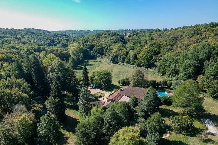 Holiday rental for 30 people, with garden and hot tub in Lot-et-Garonne