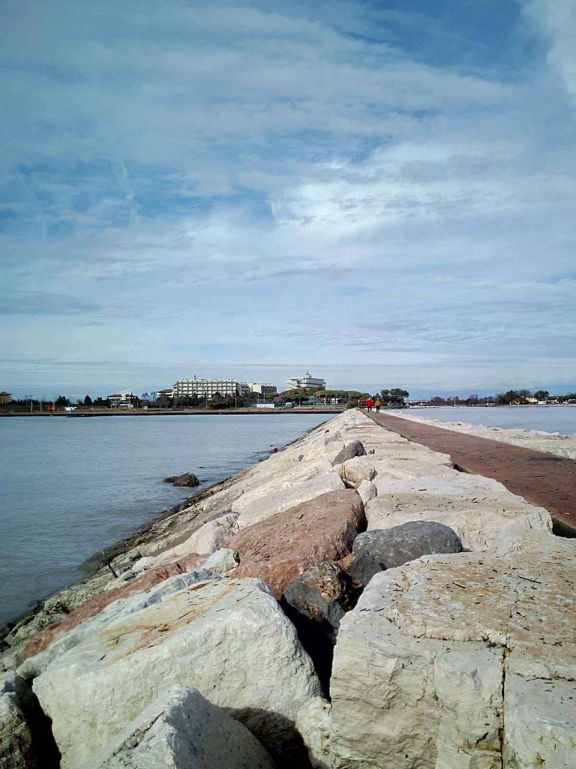 Hel ferieleilighet, Holiday apartment with swimming pool in Porto Santa Margherita, Caorle