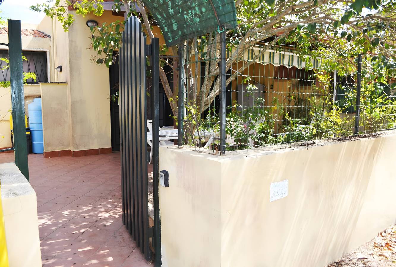 Ferienhaus 'Casa A T Dell Orso Con Veranda' mit privatem Garten in Melendugno, Lecce Provinz