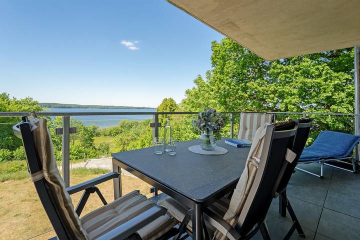 Ferienwohnung für 4 Personen, mit Balkon und Seeblick in Bosau