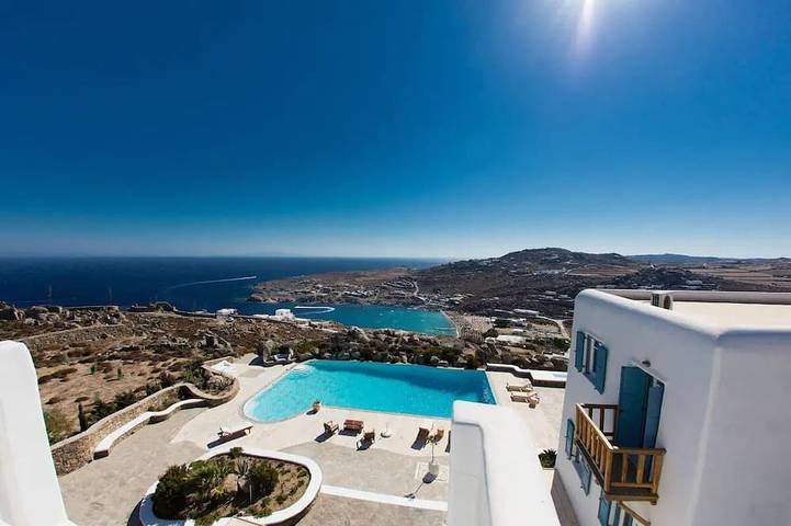 Vacation rental for 56 people, with terrace in Mykonos