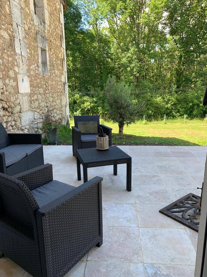 Location de vacances pour 6 personnes, avec jardin ainsi que vue et piscine, adapté aux familles à Trélissac - 4