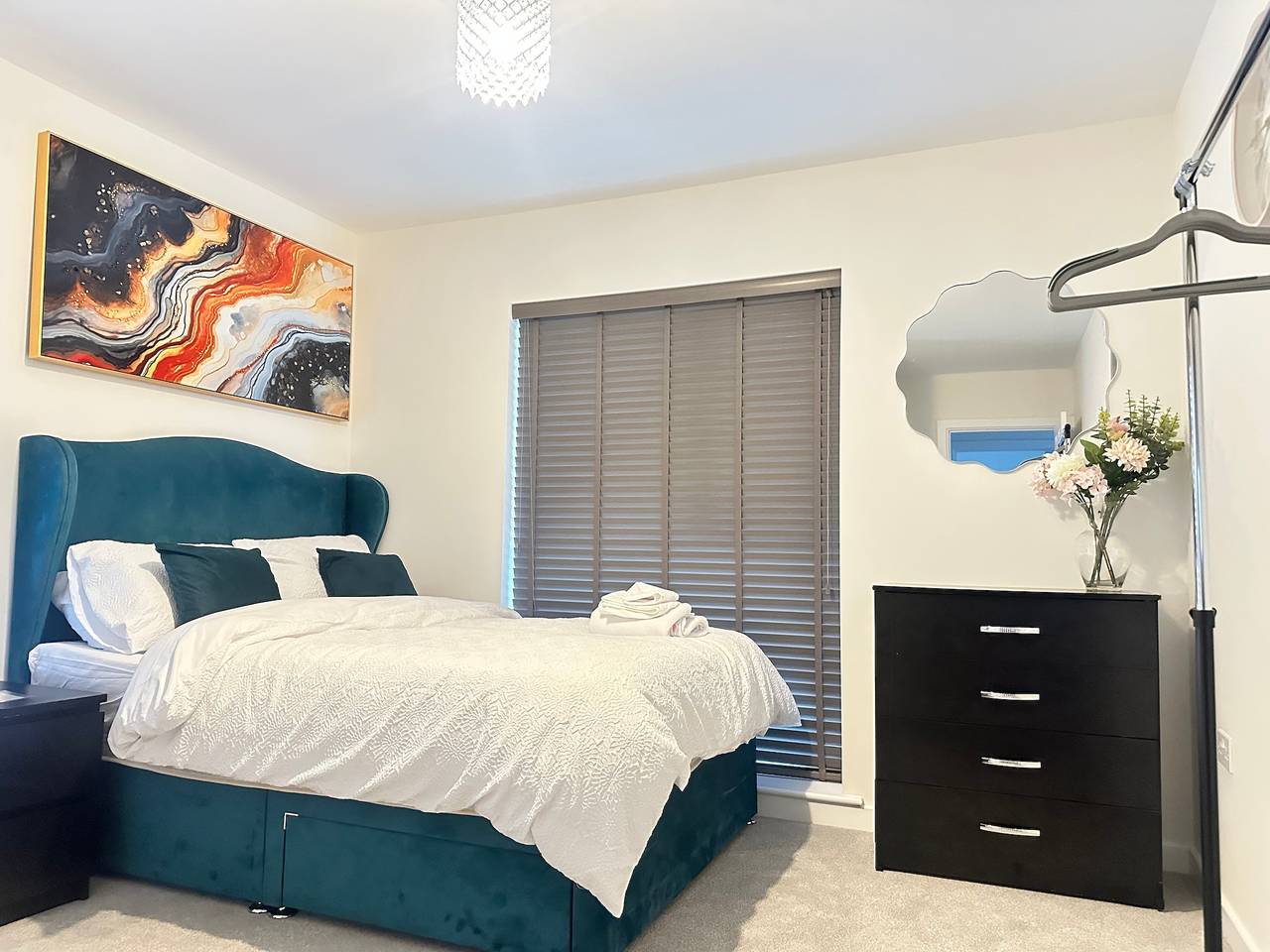 4 Bed House - Sleeps 7 - Pets - Parking - Wifi in Wolverhampton, Région de Birmingham