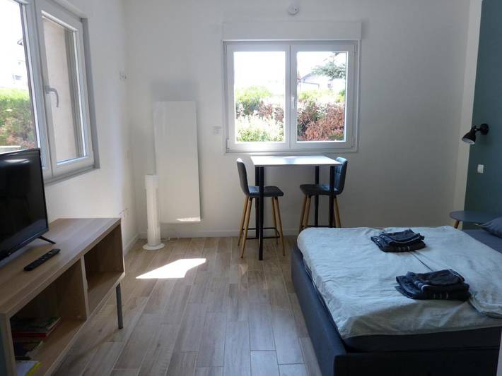 Gîte pour 2 personnes, avec vue et jardin à Cluses - 4