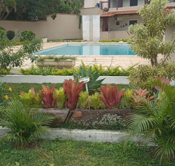 Casas e apartamentos de temporada para 4 pessoas, com jardim e piscina e ainda vista and terraço em Saquarema