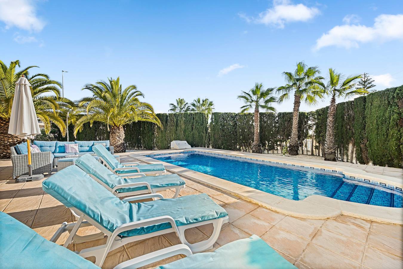 Villa avec piscine privée, jardin, climatisation et Wi-Fi in Rojales, Costa Blanca