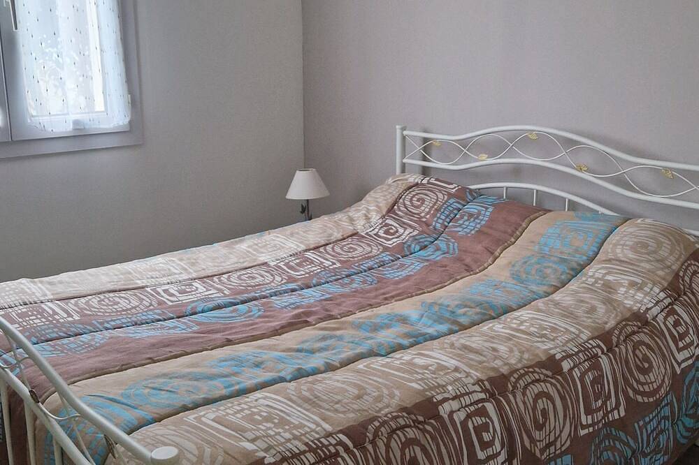 Le Petit Paradis Very spacious house with lovely garden terrace in La Brée-les-Bains, Côte de Beauté