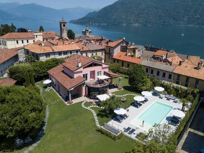 Appart’hôtel pour 2 personnes, avec Balcon et Terrasse ainsi que Jardin et Piscine dans Cannobio