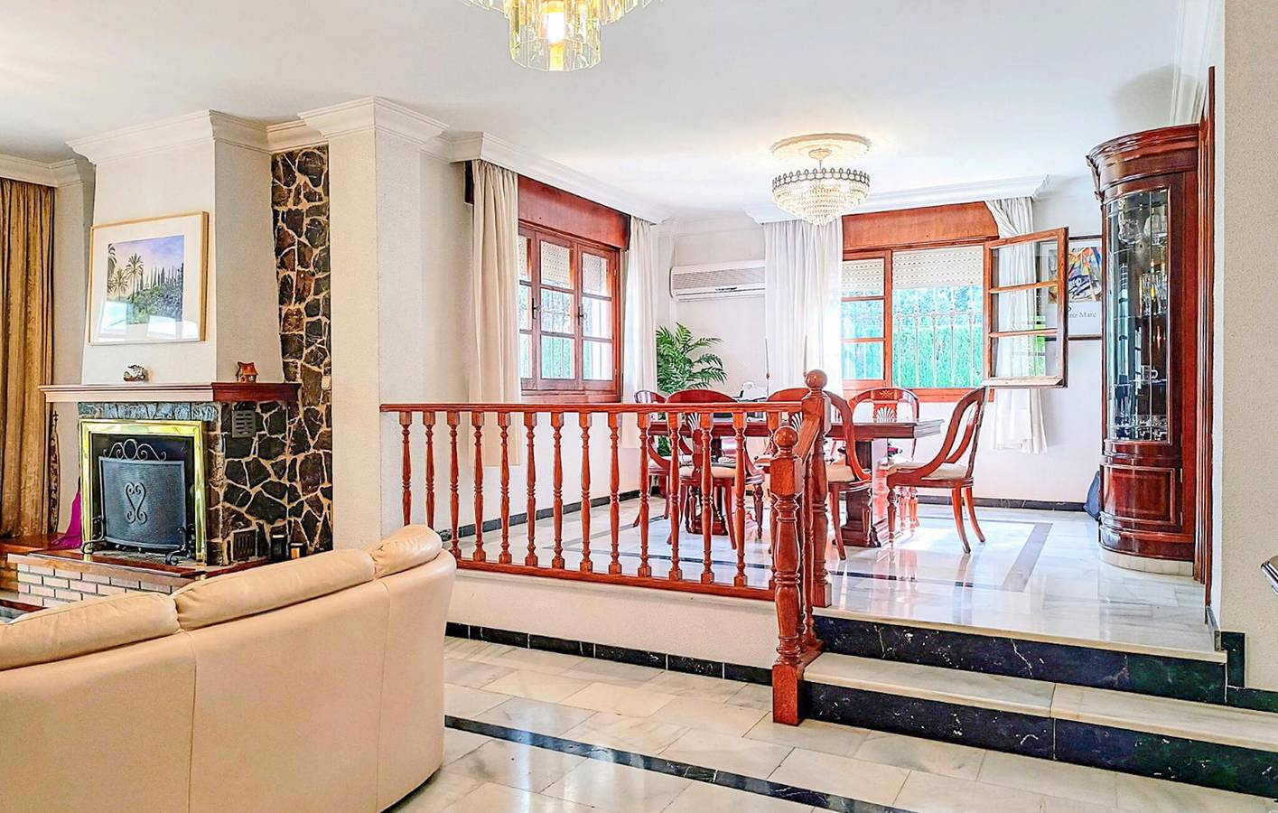 Moderno apartamento de 1 dormitorio con piscina, wifi y terraza cerca de los lugares de interés de Málaga in Churriana, Málaga