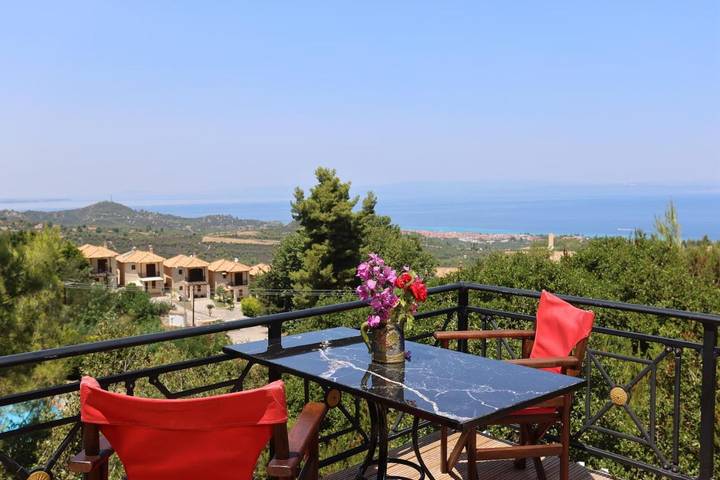 Villa für 4 Personen, mit Pool und Ausblick sowie Garten in Kassandra