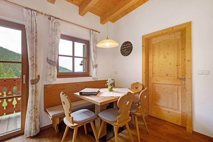 Ganze Wohnung, Ferienwohnung 'Niederhaushof' mit Bergblick, Balkon und Wi-Fi in Ulten, Ortleralpen