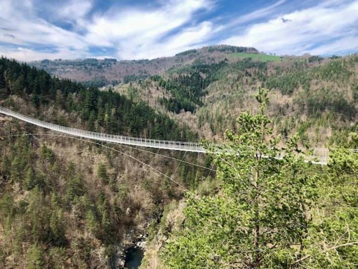 Location de vacances pour 14 personnes, avec jardin et vue, animaux acceptés à Lapte - 2