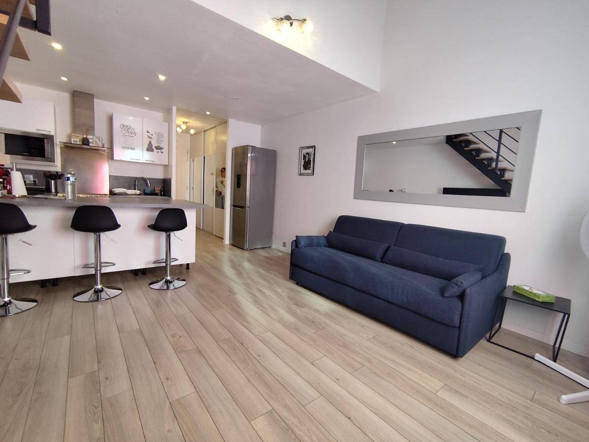 Appartement entier, Duplex Autonome Cosy à Paris Roissy Cdg in Roissy-en-France, Val-d'Oise