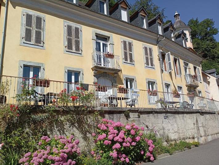 Gîte pour 3 personnes, avec vue et terrasse, animaux acceptés dans Thermes Luz Saint Sauveur