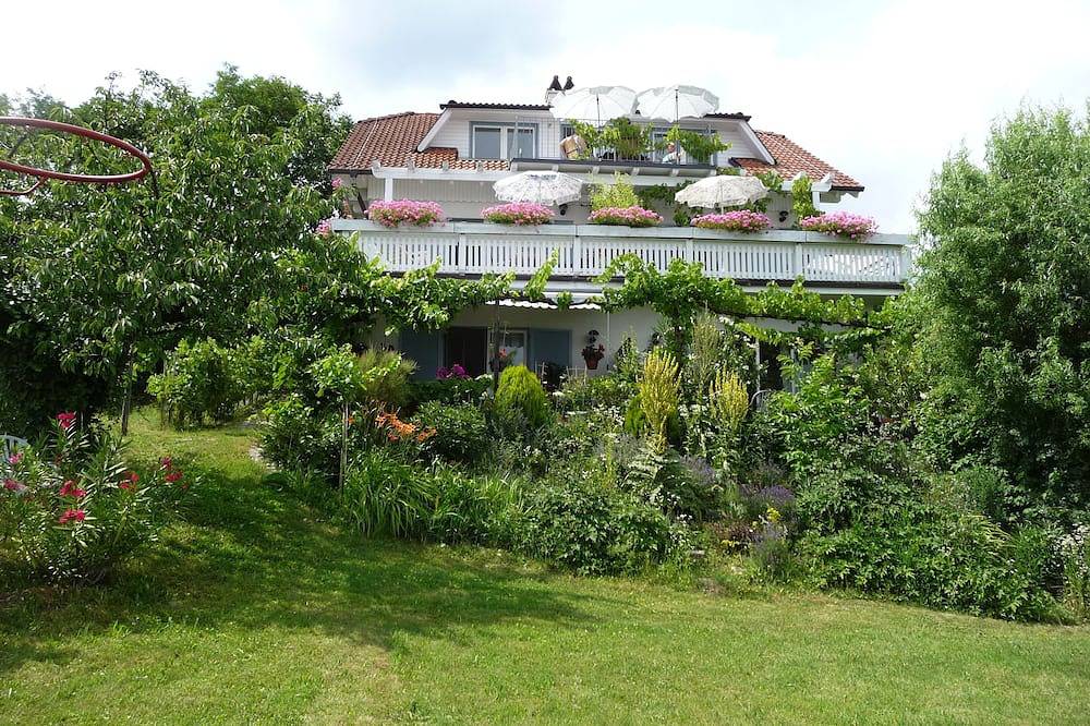Ganze Wohnung, Appartement mit sehr schönem Seeblick und Privatterrasse in ruhiger Südlage in Donnerskirchen, Leithaberg