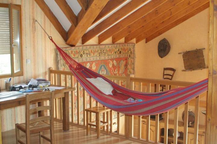 Location de vacances pour 2 personnes, avec vue ainsi que jardin et terrasse à Mercury - 3