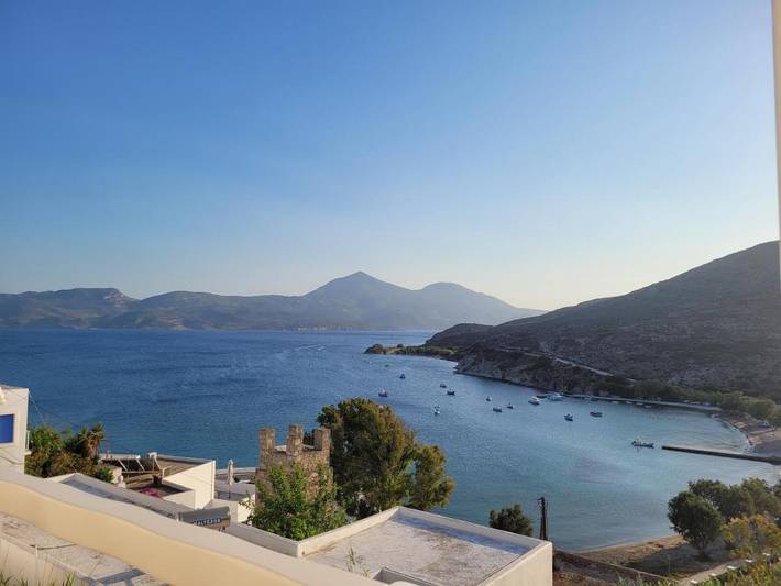 Gîte pour 5 personnes, avec Balcon ainsi que Terrasse et Vue dans Adamas - 4