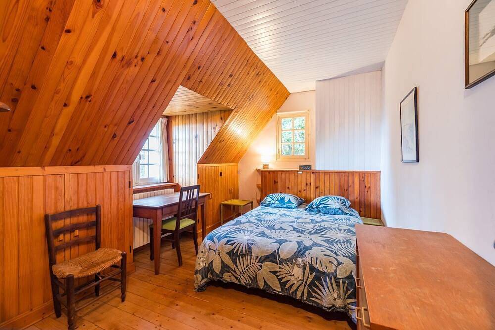 Ganze Wohnung, Family home with sea view: garden & beach nearby in Ploubazlanec, Côte de Goëlo
