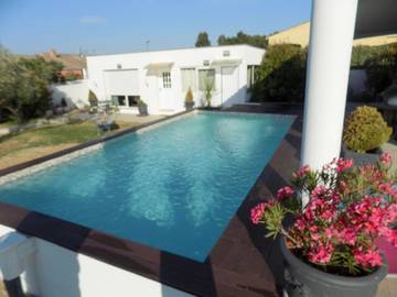 Maison de vacances pour 4 personnes, avec vue ainsi que piscine et jardin près du Canal du Midi