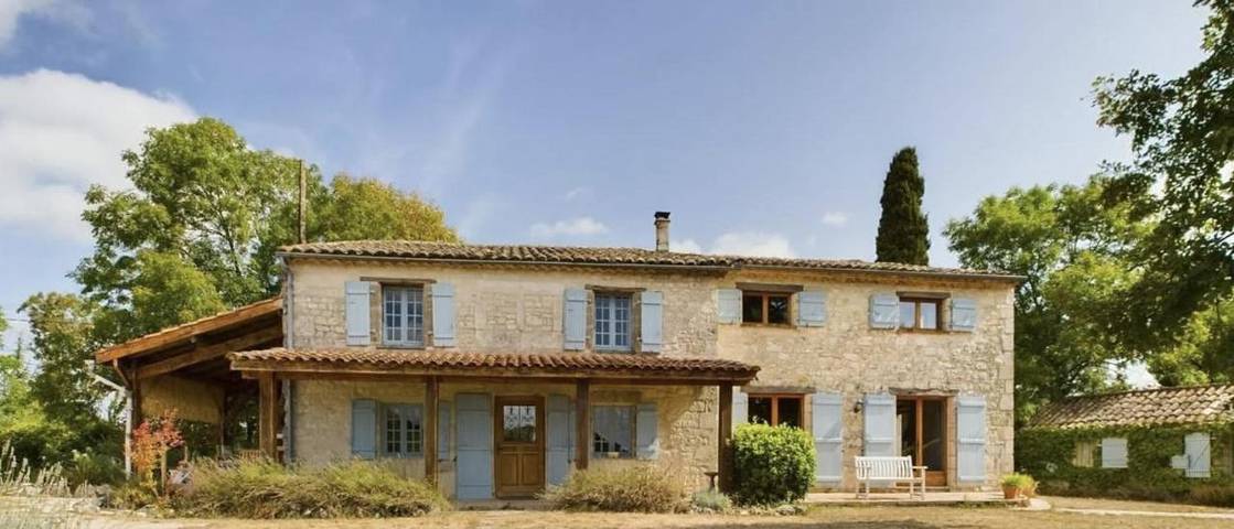 Location de vacances pour 15 personnes, avec jardin ainsi que vue et piscine à Belvèze - 2