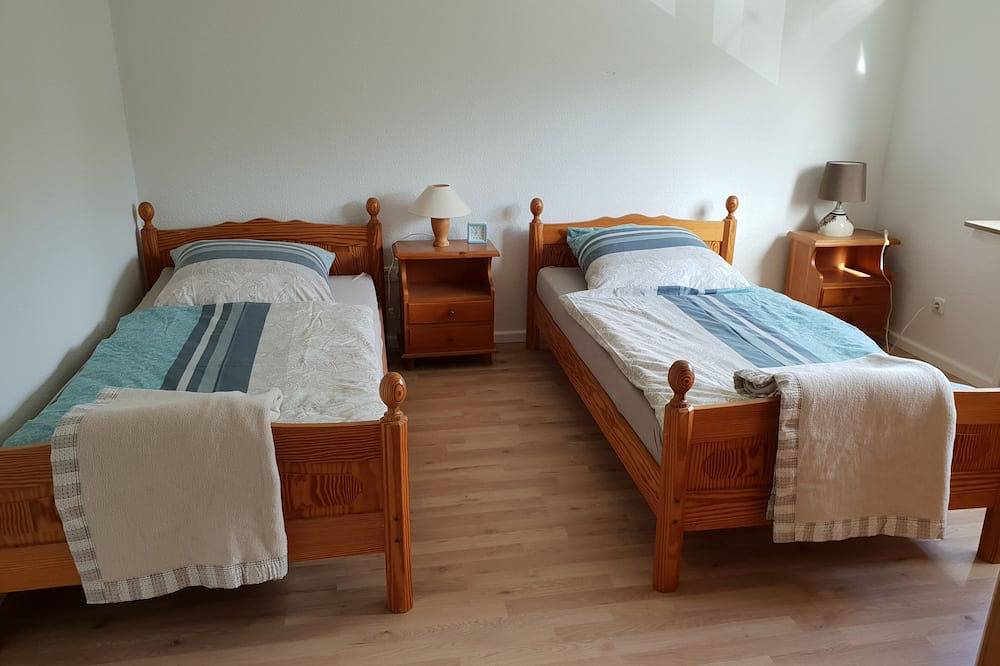 Ganze Wohnung, Trade fair Cgn/Dus Dg studio apartment for 1-4 persons, can be extended by renting out in Monheim am Rhein, Kreis Mettmann