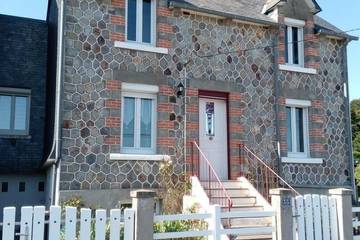 Gîte pour 6 personnes, avec terrasse et jardin à Mûr-de-Bretagne