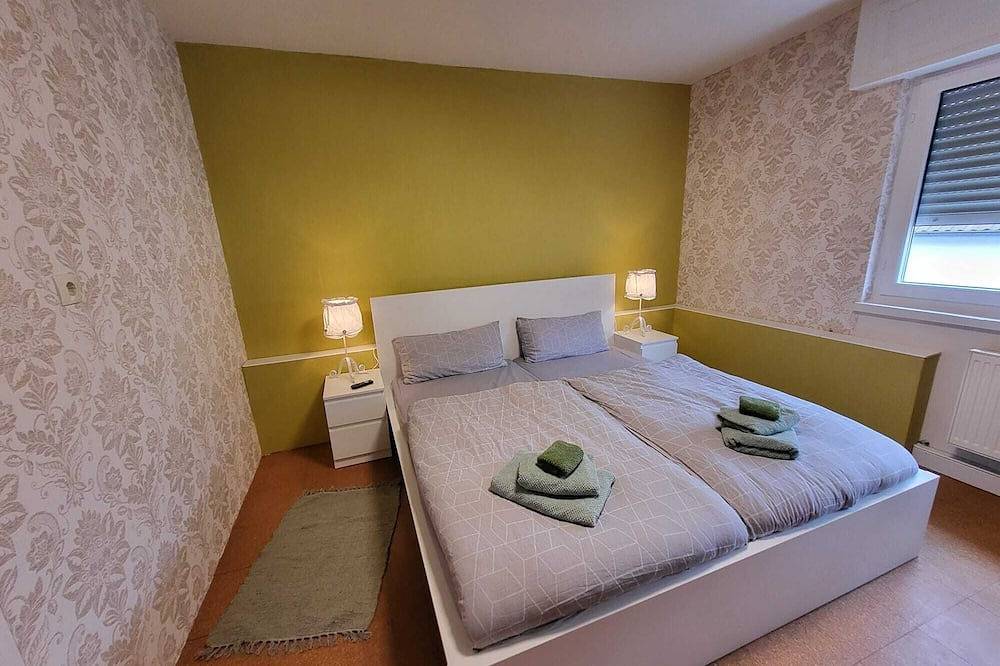Ganze Wohnung, Große helle Ferienwohnung_nur für Private Gäste_ keine Monteure in St. Leon-Rot, Rheinebene