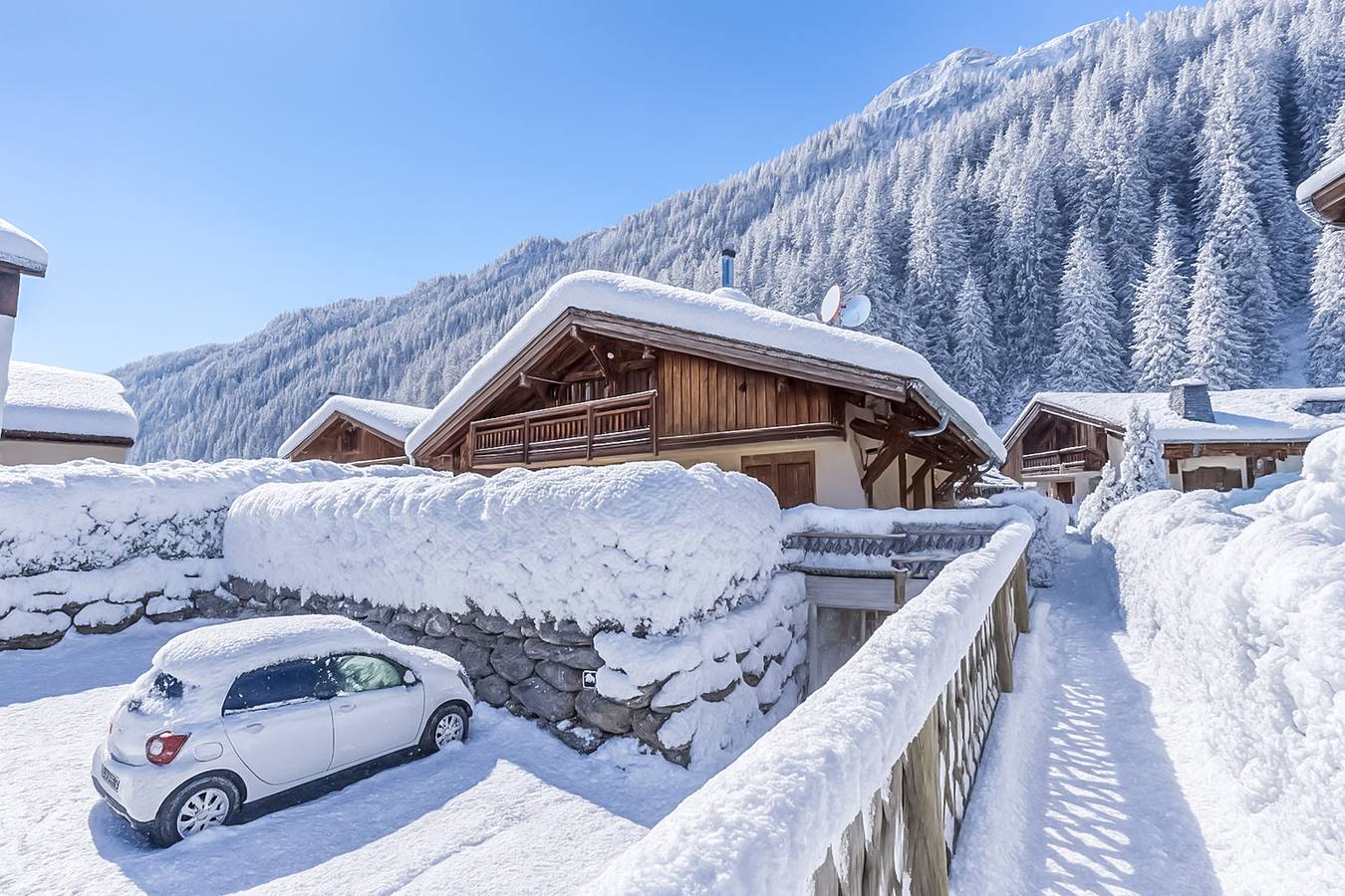 Entire apartment, Chalets d'Henri 63 in Les Grandes Montets, Chamonix-Mont-Blanc