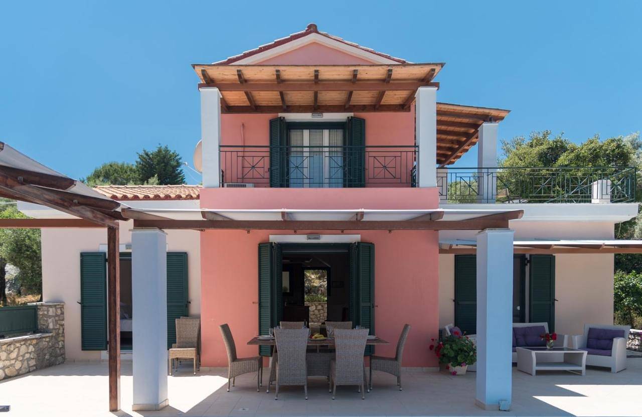 Villa with Private Pool in Σπαρτοχώρι, Μεγανήσι