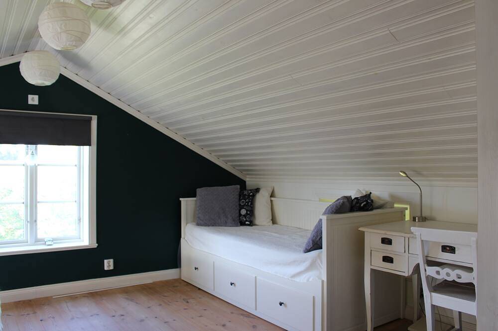 Cozy and spacious traditional Swedish Dala cottage in Leksand, Dalarna