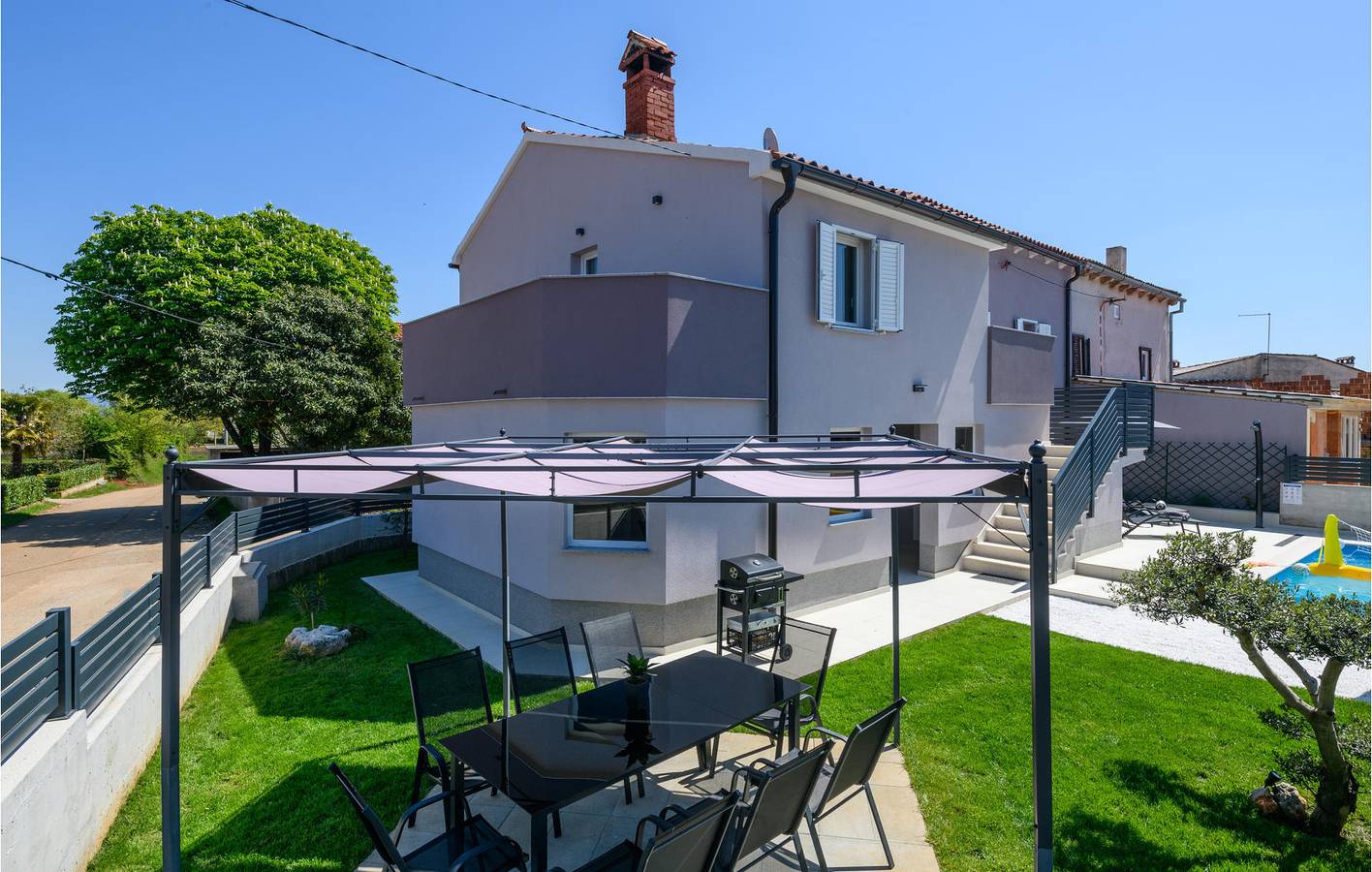 Ganze Ferienwohnung, Gemütlich, 2 km von Melnica entfernt: Modernes Apartment mit Pool, Terrasse und WLAN in Barban, Südküste Istrien