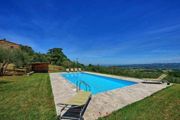 Villa for 6 People in San Casciano dei Bagni, Siena Province, Photo 2