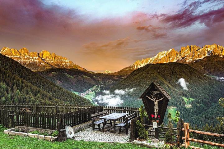 Appartamento intero, Appartamento "3 Rosengarten" con vista montagna, giardino condiviso e Wi-Fi in Nova Levante, Dolomiti Superski